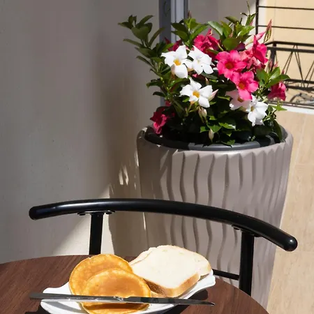 Cr In Apartament